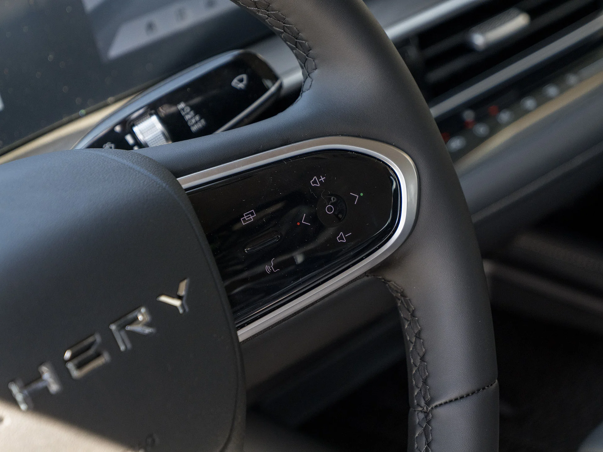 Chery Arrizo 8 23